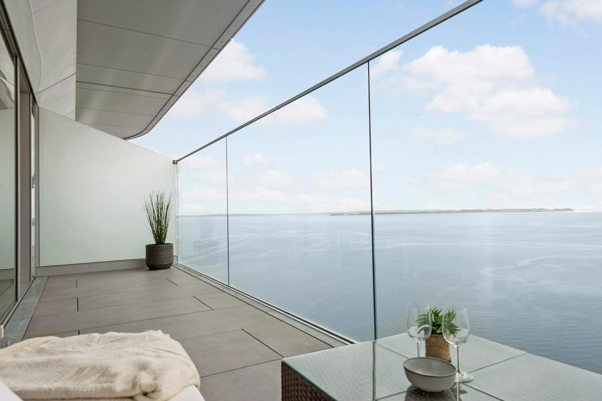 Endless Ocean Views With Private Balcony Lägenhet Århus Exteriör bild